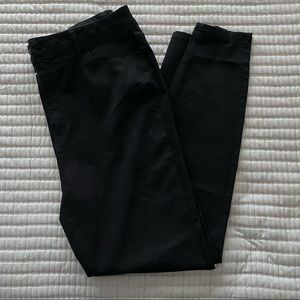 NWOT FOREVER21 BLACK SKINNY JEANS